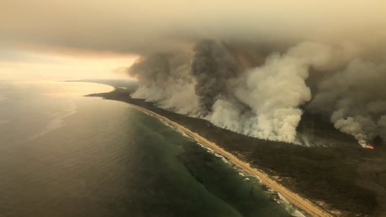 Australia urges over 240,000 people to evacuate as raging bushfires intensify