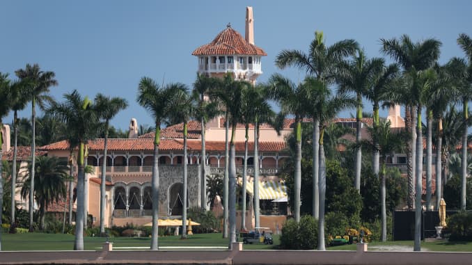 Secret Service reportedly conducting investigation at Trump’s Mar-a-Lago following incident 106325019-1578424200780gettyimages-1184891977