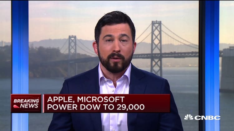 Here's how Apple and Microsoft helped power the Dow to 29,000