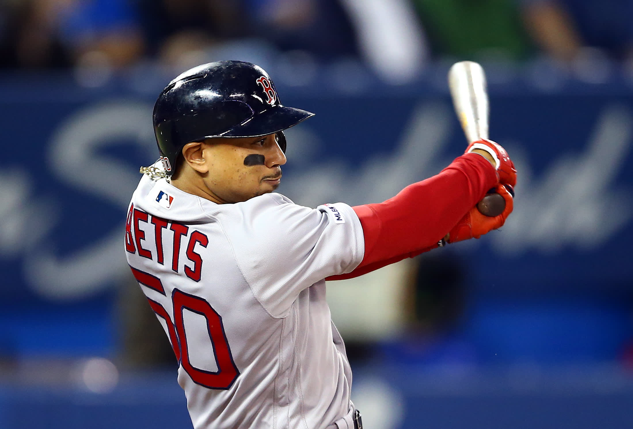 Betts agrees to record $27 million deal with Red Sox