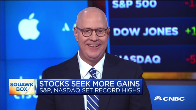 Wells Fargo strategist Darrell Cronk on what to expect from earnings season