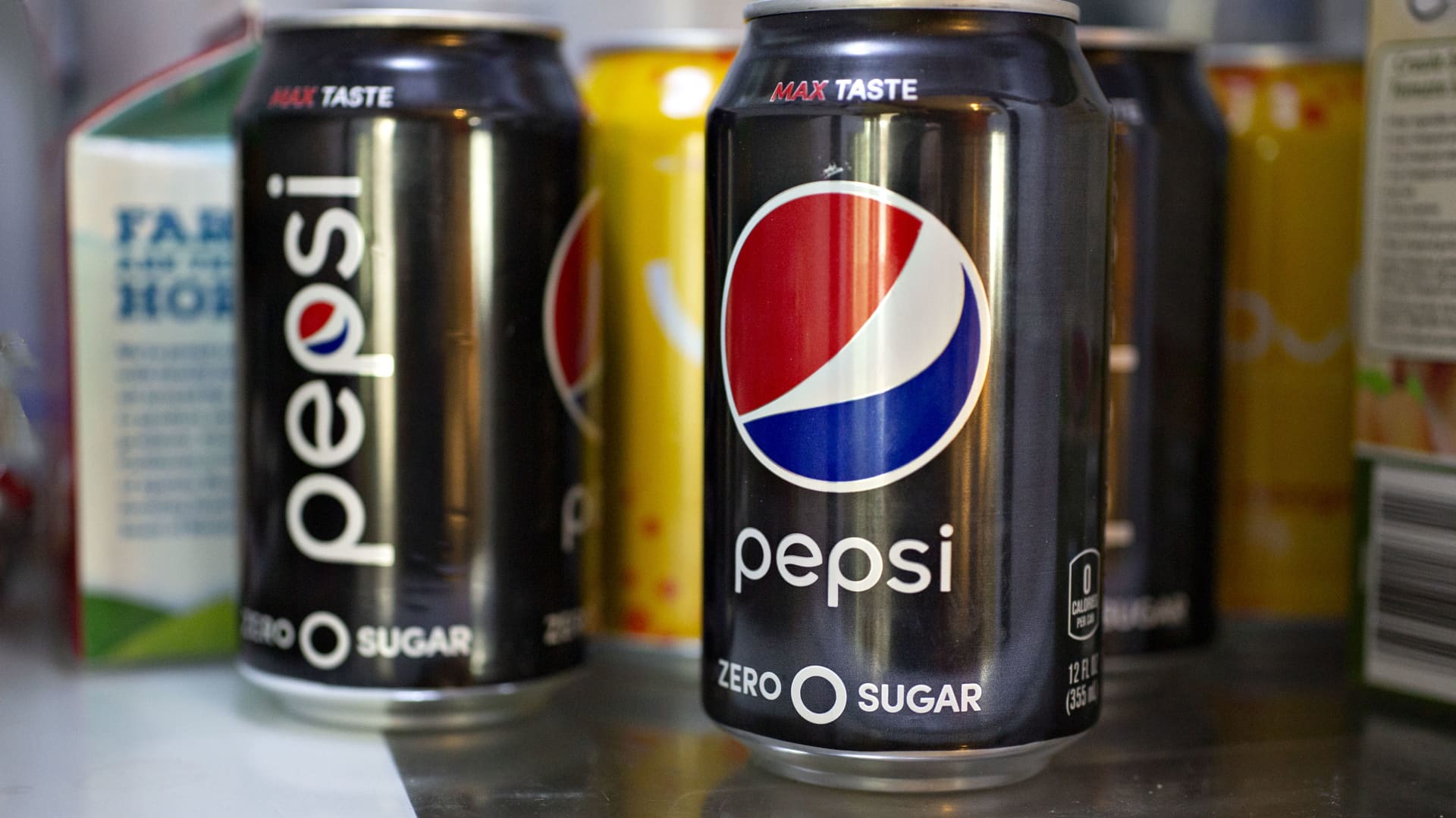 FDA says soda sweetener aspartame is safe, disagreeing with WHO finding on possible cancer link
