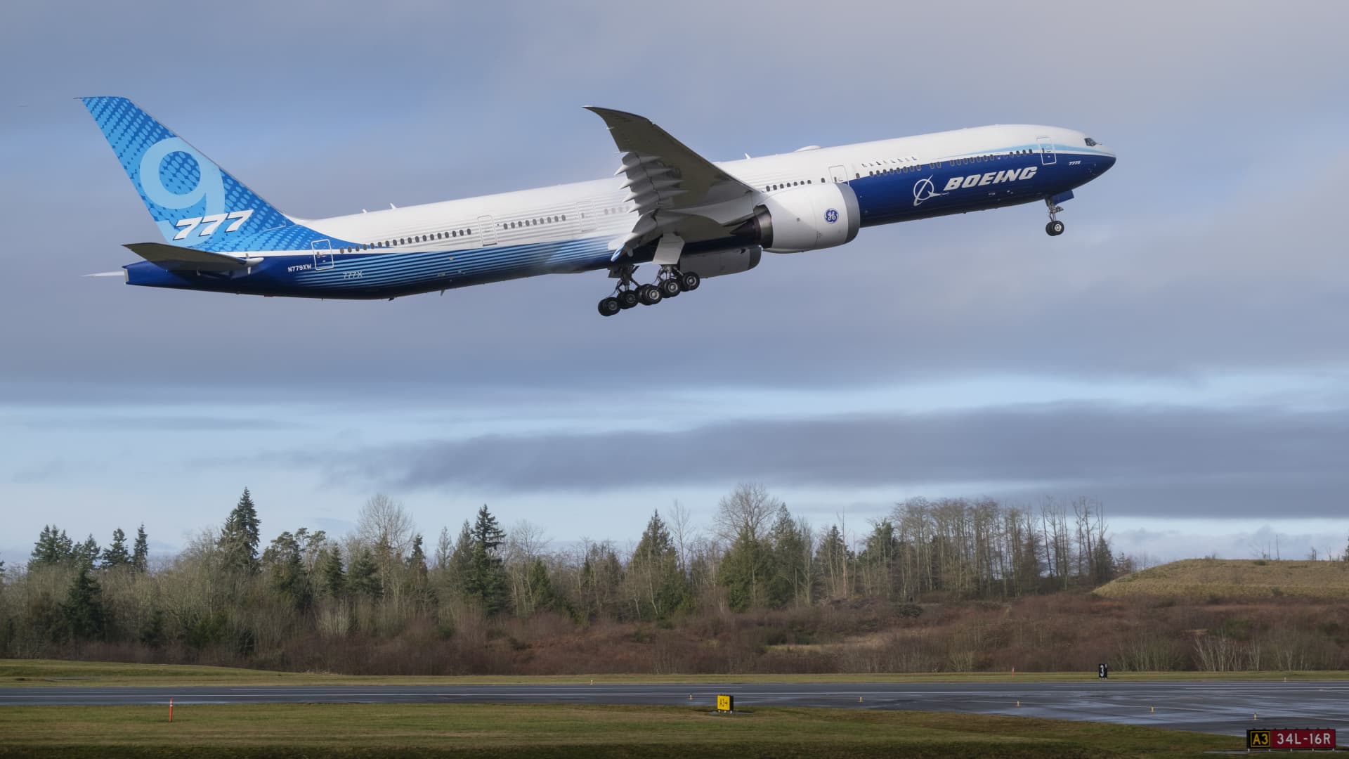 A Boeing 777X airliner lifts off for its first flight at Paine Field on January 25, 2020 in Everett, Washington.