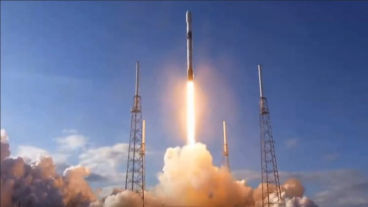 Watch SpaceX successfully launch 60 more satellites