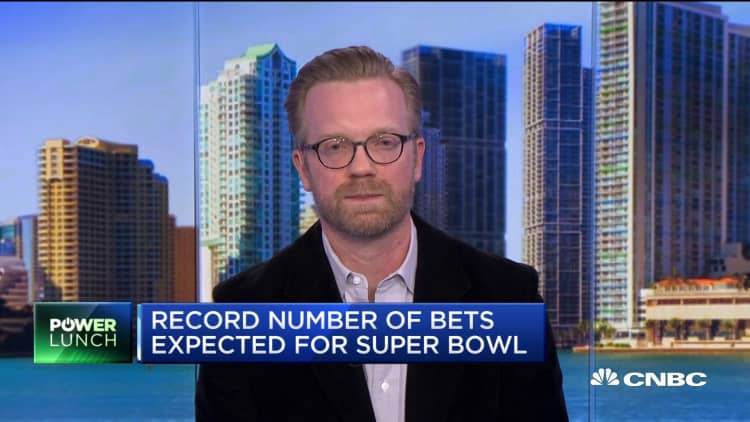 Record number of bets expected for Super Bowl
