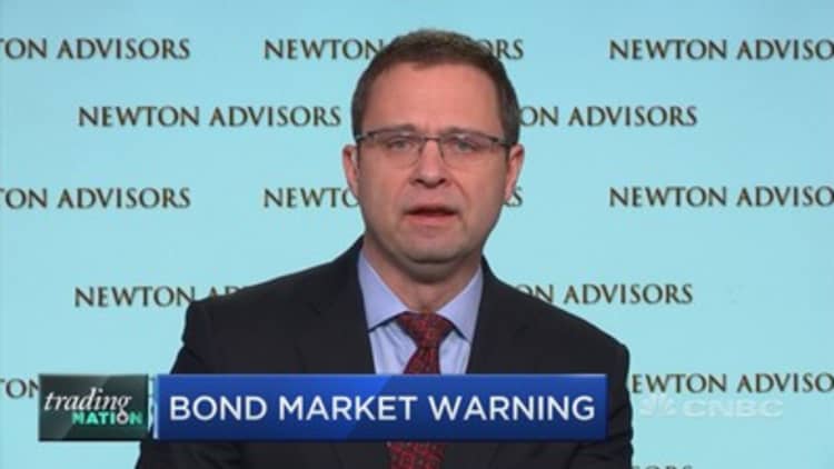 As bond market flashes warning sign, expert forecasts economic trouble ahead