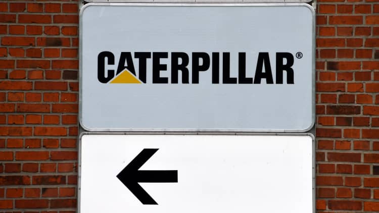 Caterpillar earnings: $2.63 per share, vs $2.37 EPS expected