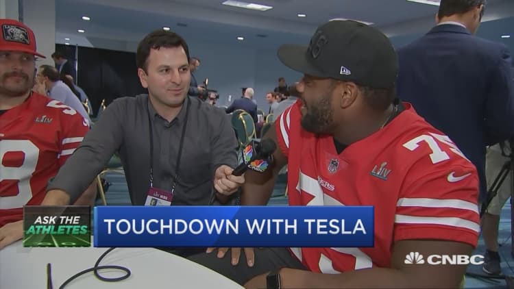Ask the Athletes: Hottest new car in NFL: Tesla