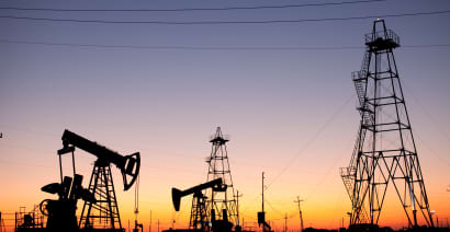Global oil demand to peak around 2040, IMF says