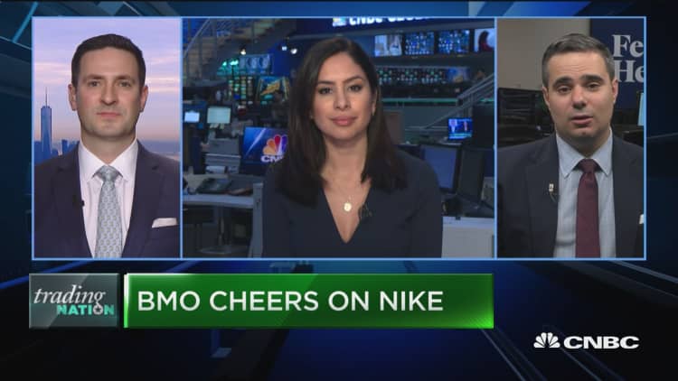 Nike's stock price reflects strength of US consumer: Investing pro