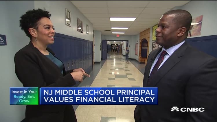How NJ school principal passes on importance of financial literacy
