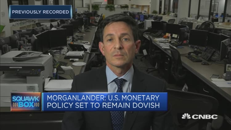 Stay overweight on US dollar-denominated assets, portfolio manager says