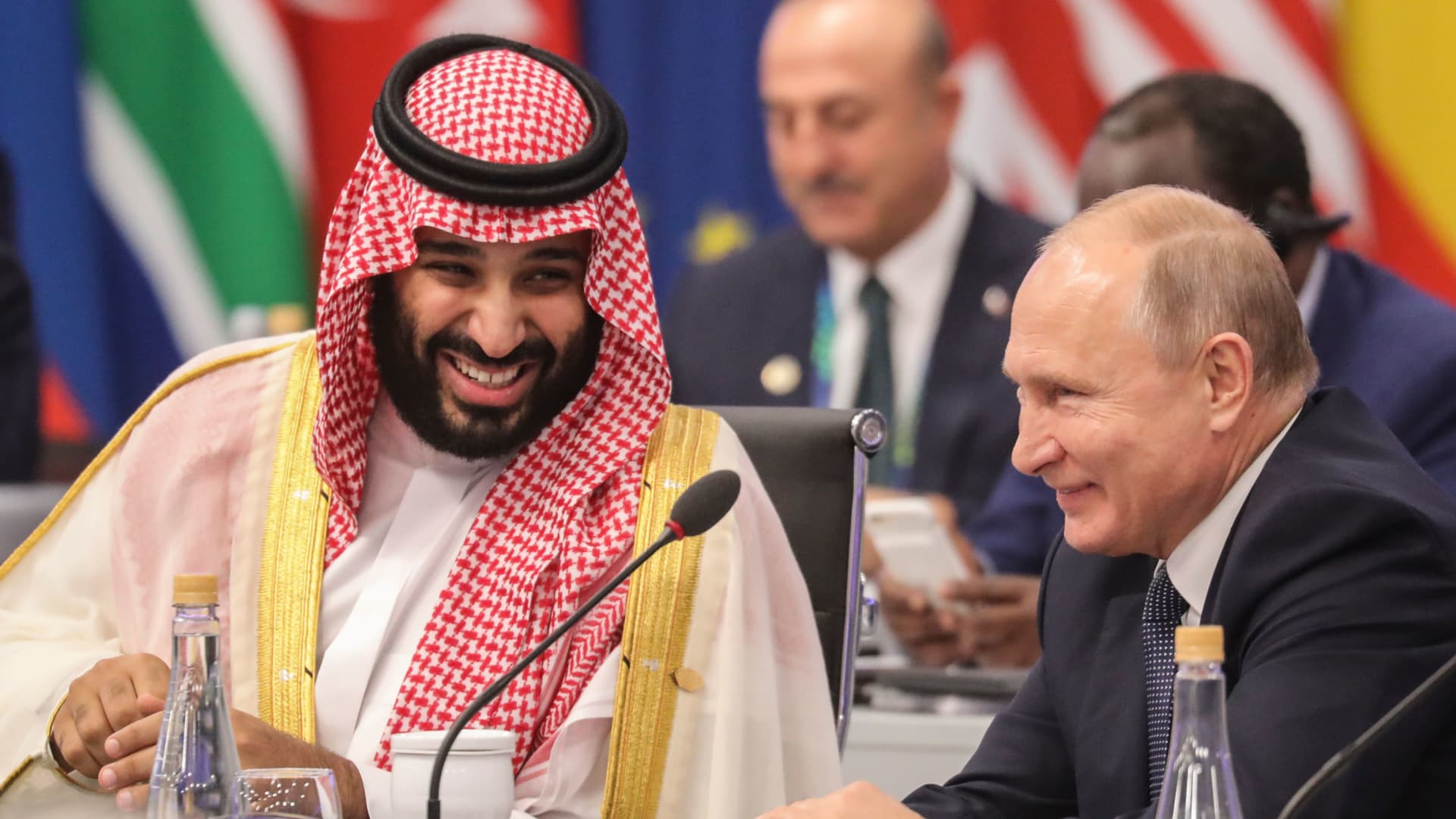 Russian President Vladimir Putin and Saudi Arabia's Crown Prince Mohammed bin Salman at the G20 Leaders' Summit in Buenos Aires, on Nov. 30, 2018.