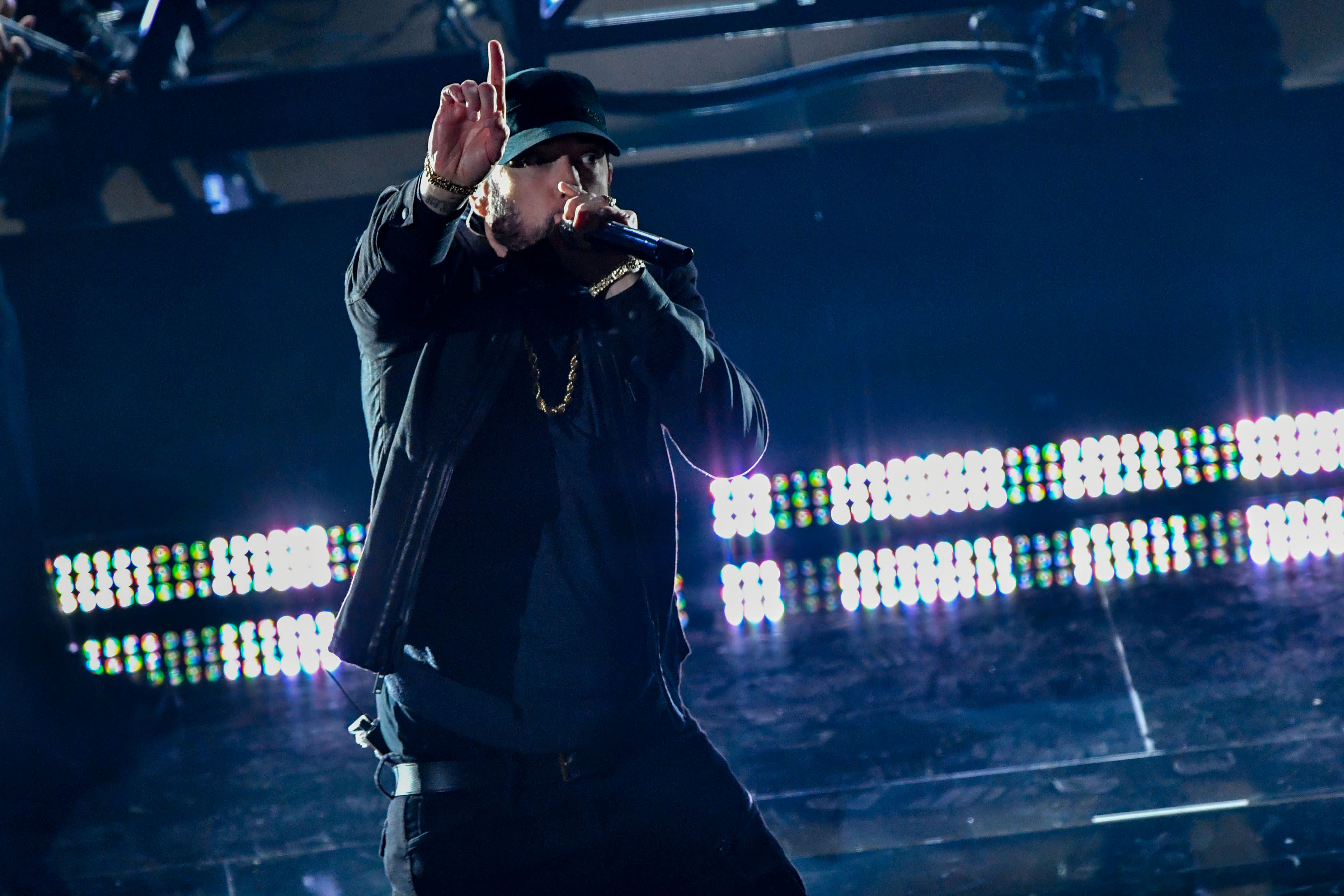 Oscars 2020 Eminem Surprises With Performance Of Lose Yourself