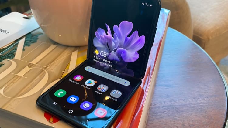 Samsung reveals its newest folding phone