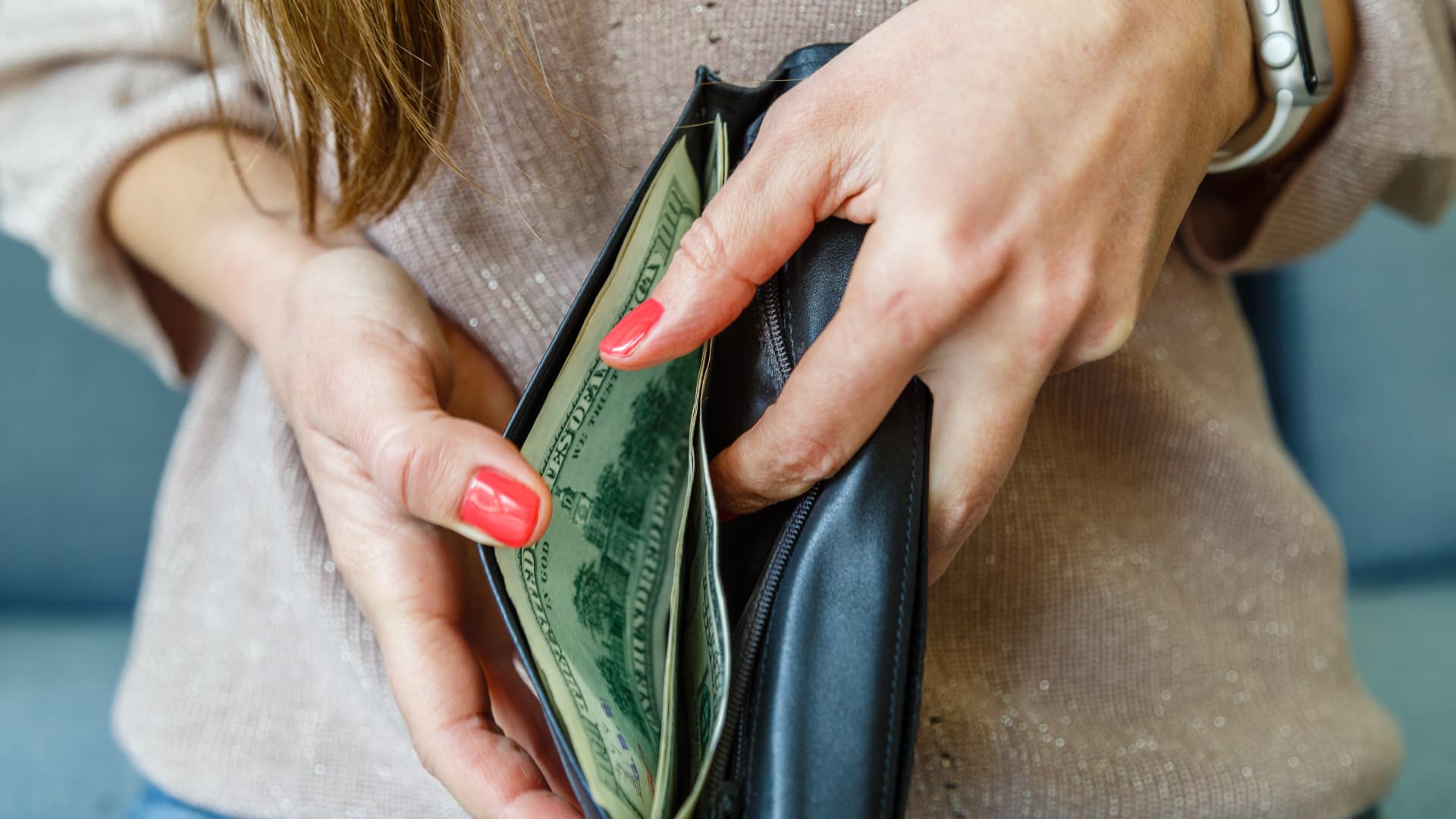 Here's why Americans can't stop living paycheck to paycheck