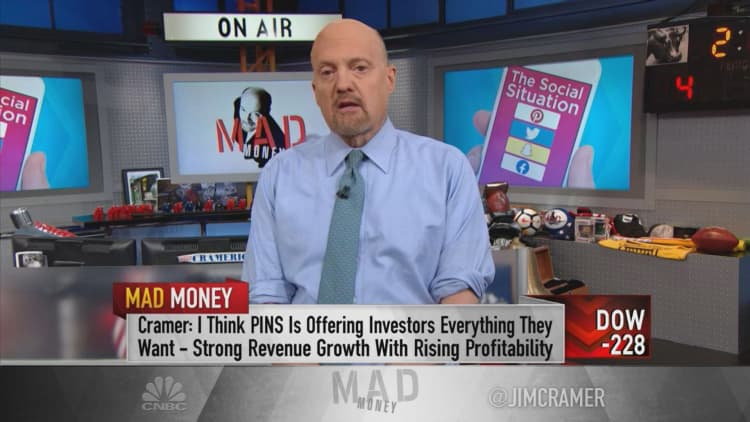 Social media quarterly reports about expectations, says Jim Cramer