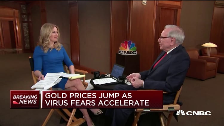 Buffett: Coronavirus outbreak shouldn't affect what investors do with stocks