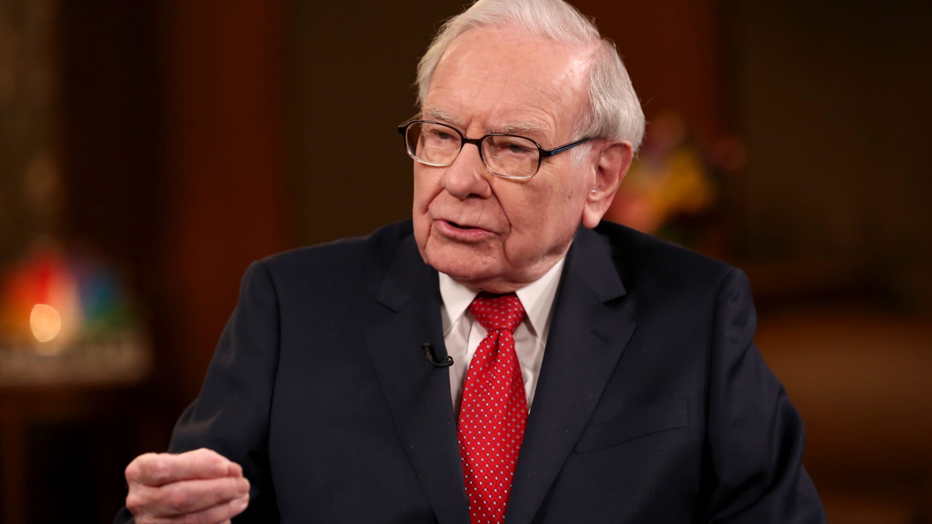 Berkshire earnings decline in the first quarter on slowing economic growth stock market pullback – CNBC