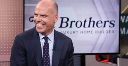 Toll Brothers CEO says drop in 'crazy high' lumber will save $40,000 per home