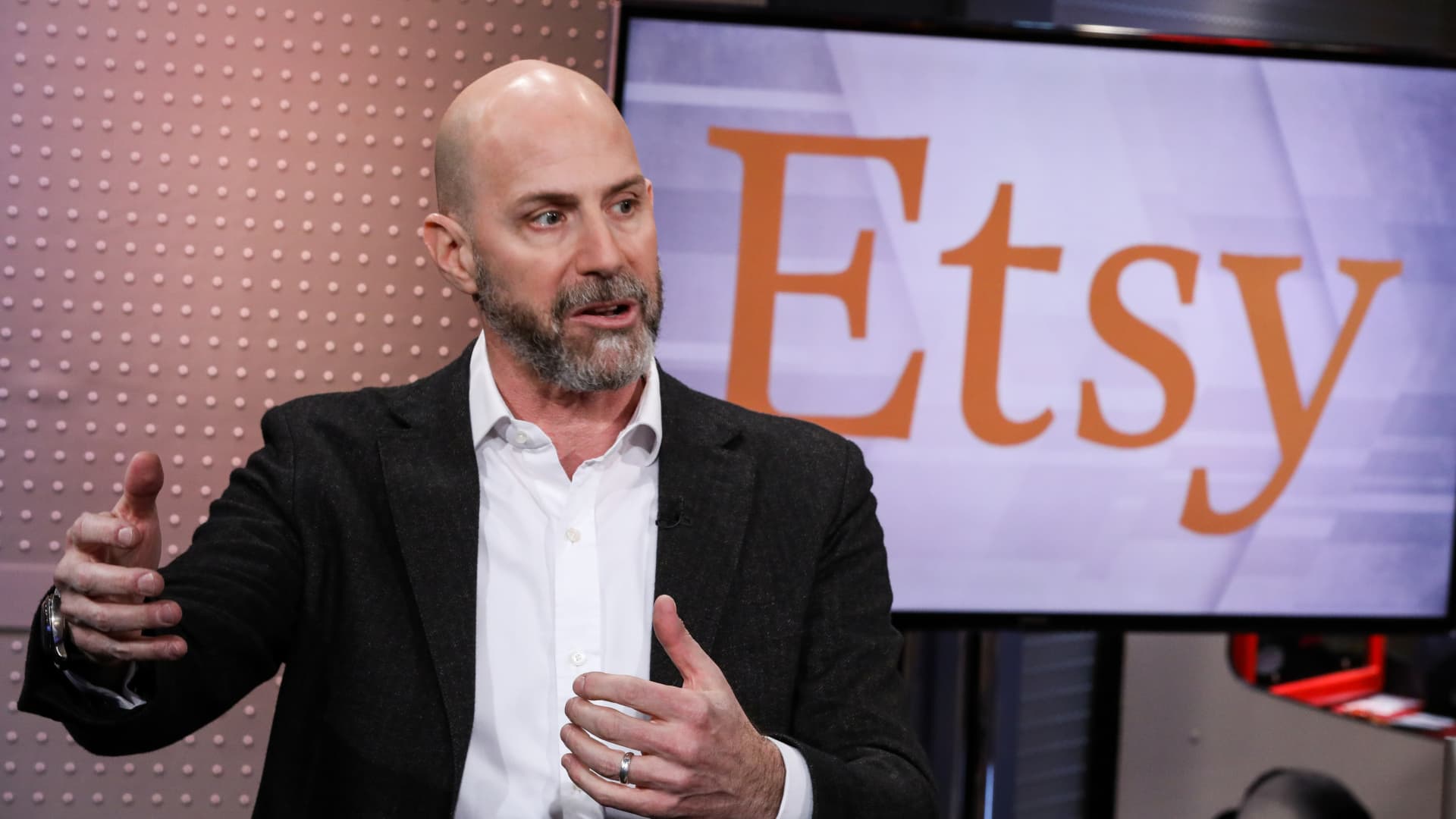 Etsy stock falls after company lays off 11% of its staff, citing ‘very challenging’ environment