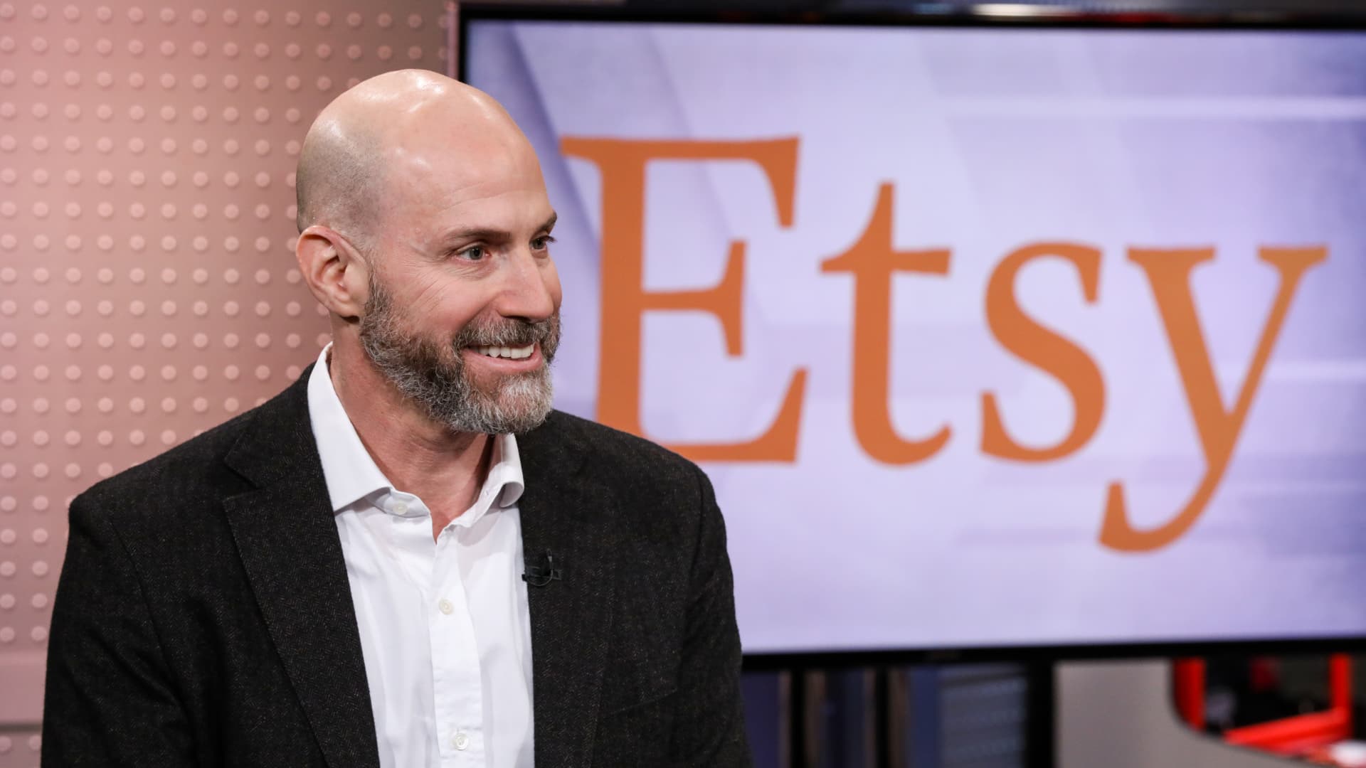 Etsy shares pop on revenue beat, rosy guidance