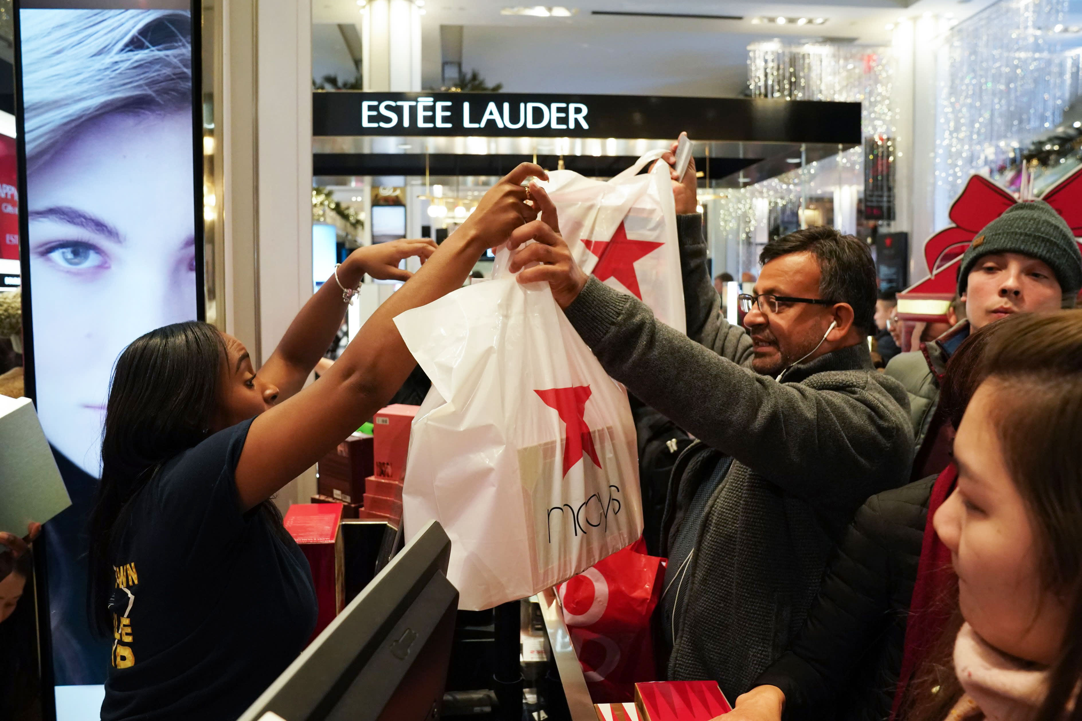 Holiday shoppers aren’t in a rush. What that means for retail stocks