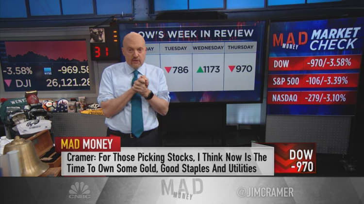'Be greedy when others are fearful,' Jim Cramer channels Buffett in volatile market