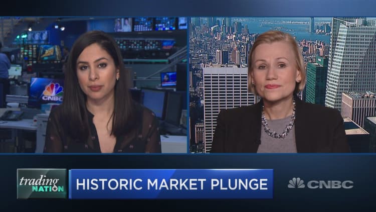 Stocks won't bottom without a stimulus package, Invesco's Kristina Hooper suggests