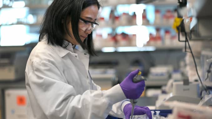 GP: Cambridge Biotech Moderna Leads in Race For Coronavirus Vaccine
