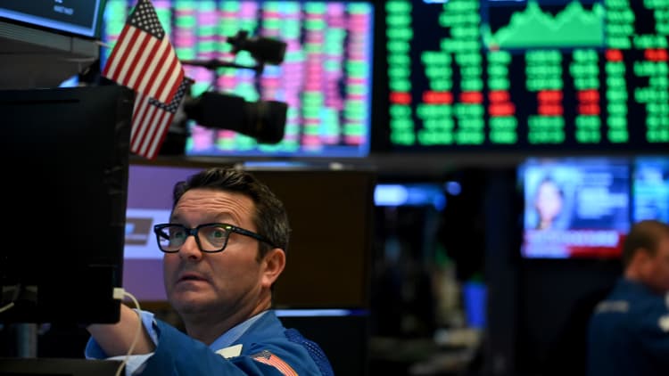 Dow falls more than 1,500 points amid coronavirus fears—Four experts on the markets