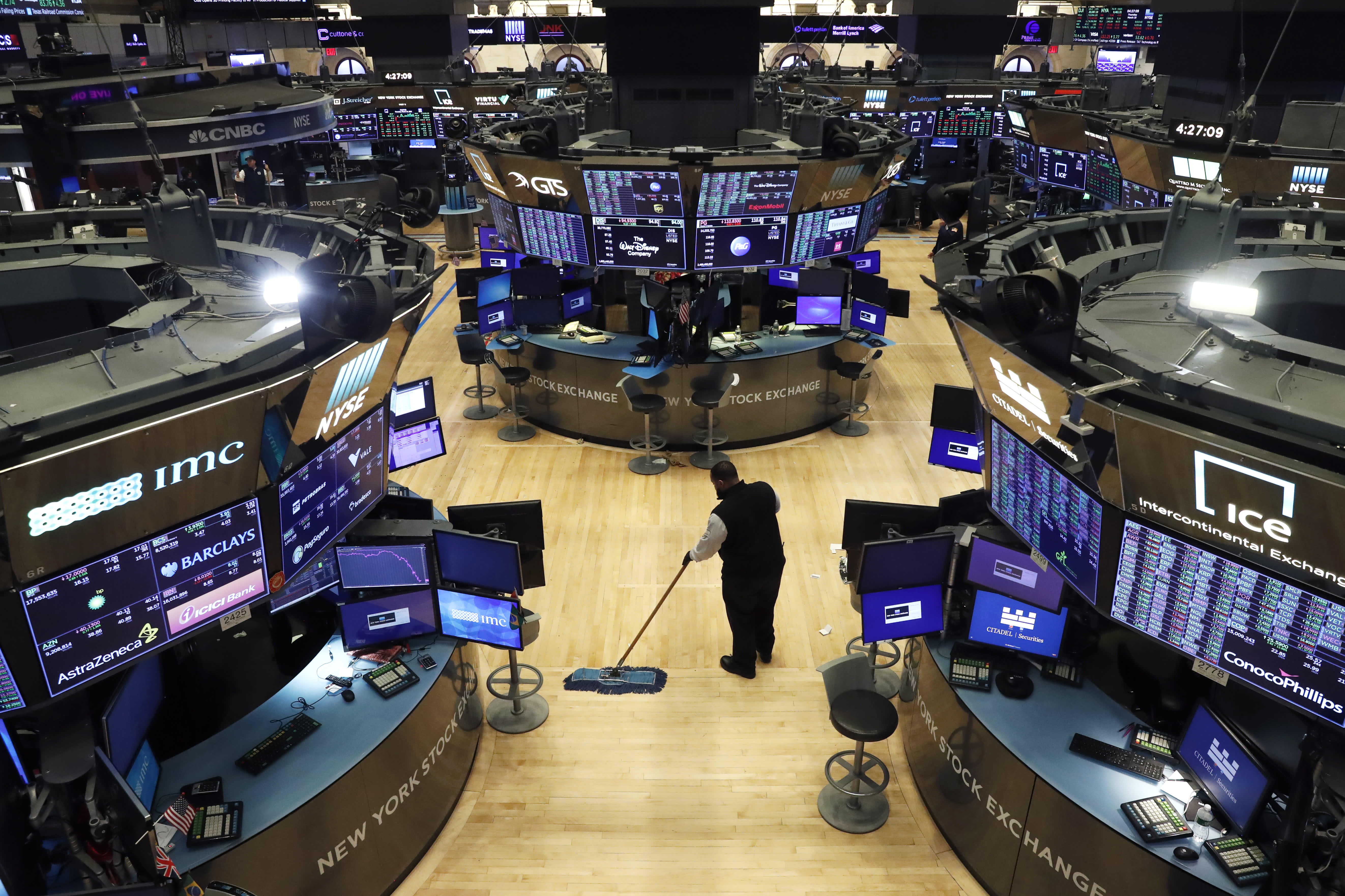 Stock Trading Floors vs Online Trading Platforms 2