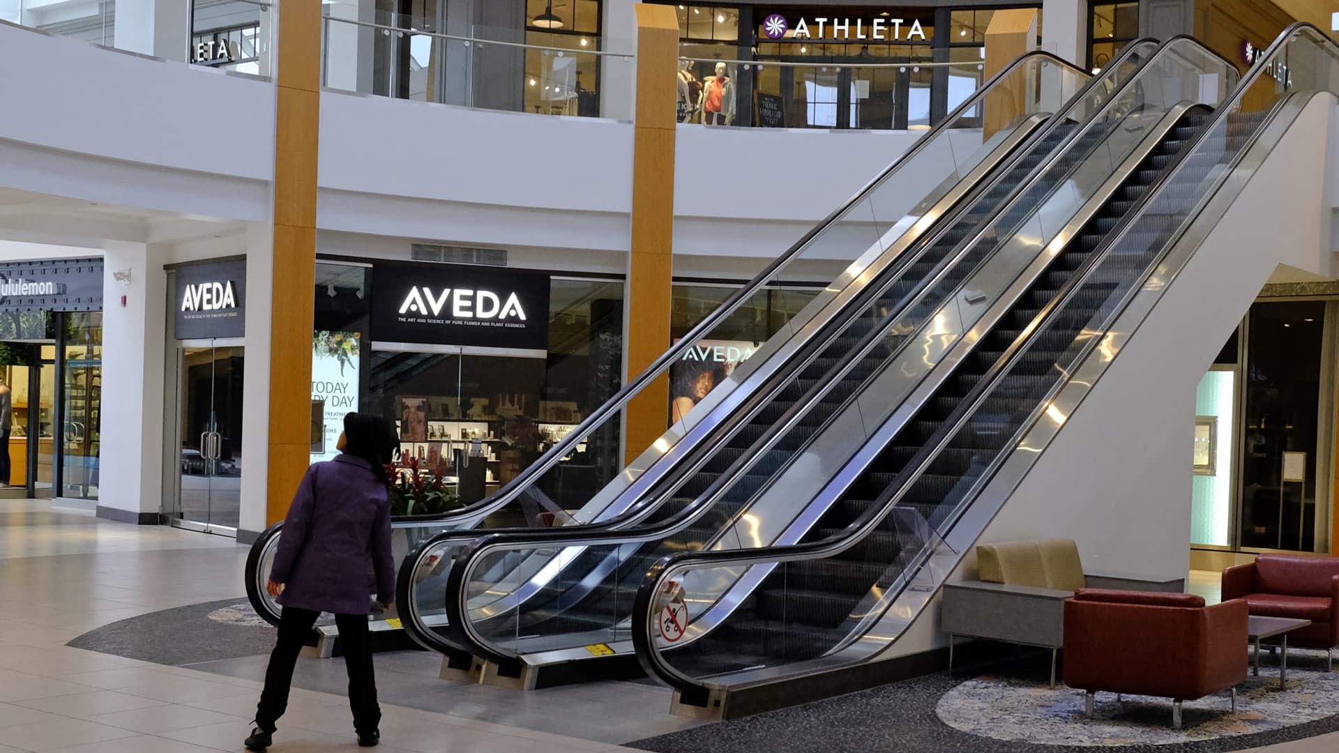 Top-tier mall values have dropped 45% from 2016 levels: Green Street