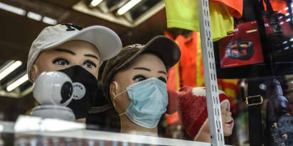 New York City fashion icons embrace Cuomo's coronavirus mask challenge