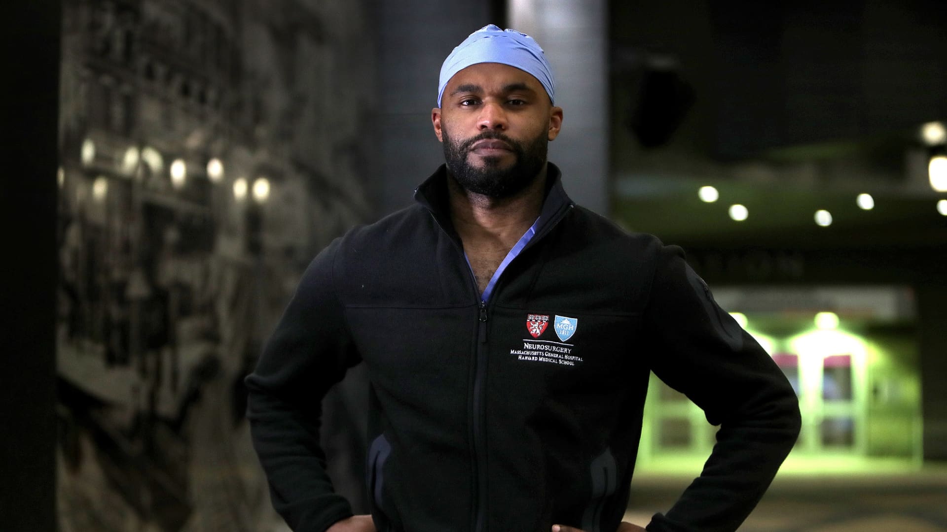 Myron Rolle: NFL player-turned-doctor on COVID-19 front line
