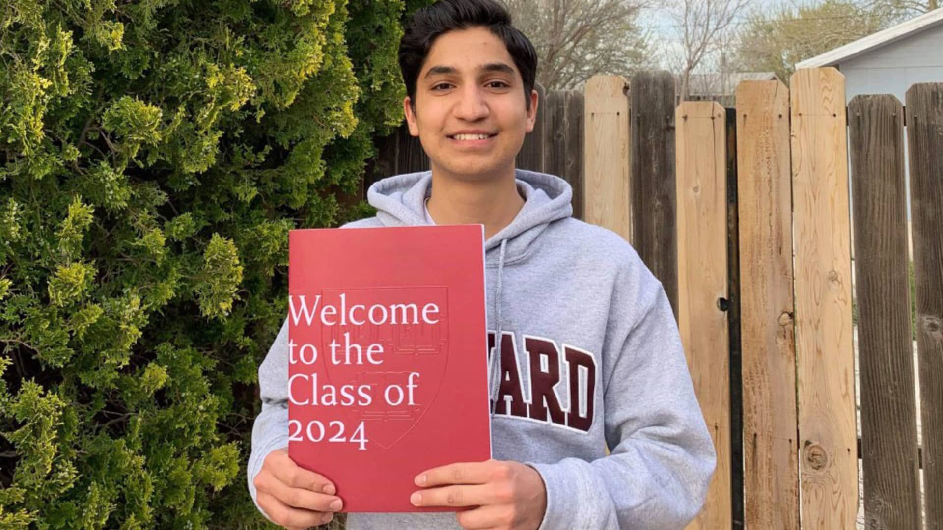 Ahmad Alsheikh, 18, was admitted to the Harvard class of 2024.