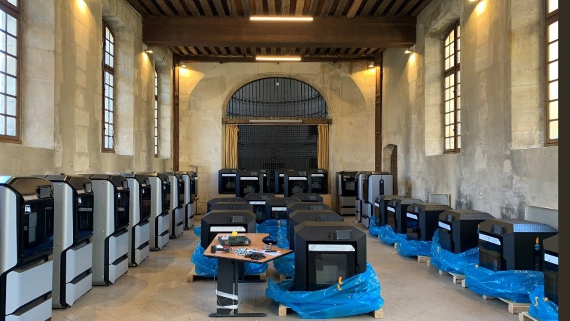 The University Hospital Trust in Paris acquired 60 FDM 3-D printers from Stratasys in late March 2020 to create an in-house rapid-response supply chain for Covid materials.