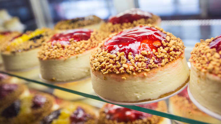 Junior's Cheesecake owner defends his strategy on using the small business loans