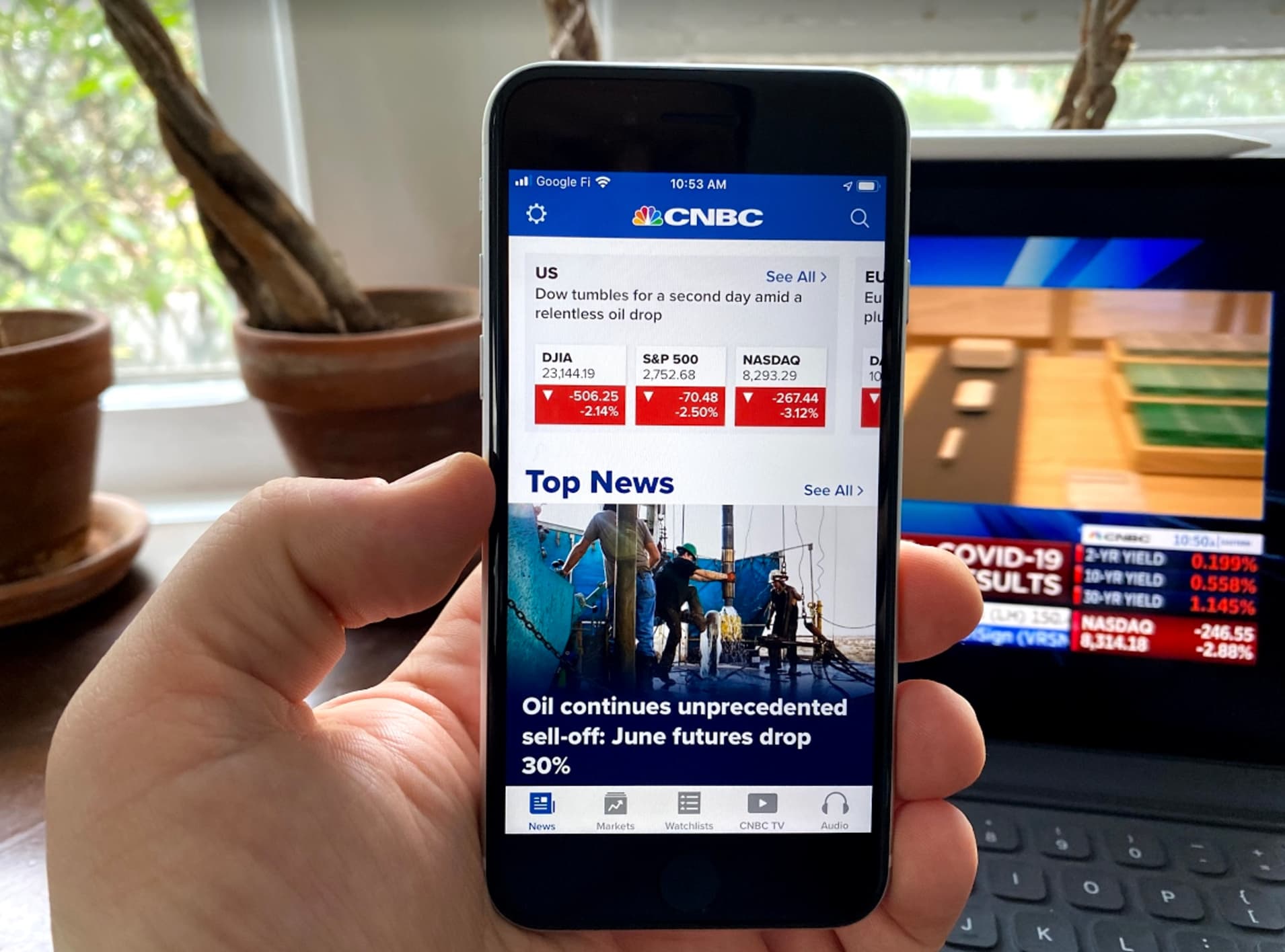 CNBC Tech: iPhone SE review 2020 7