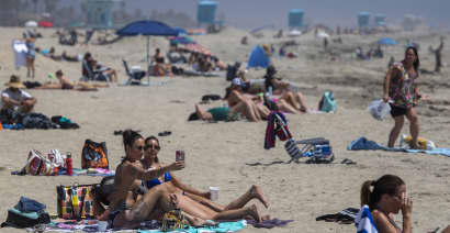 Global coronavirus deaths cross 200,000, US beaches reopen, NY expands testing