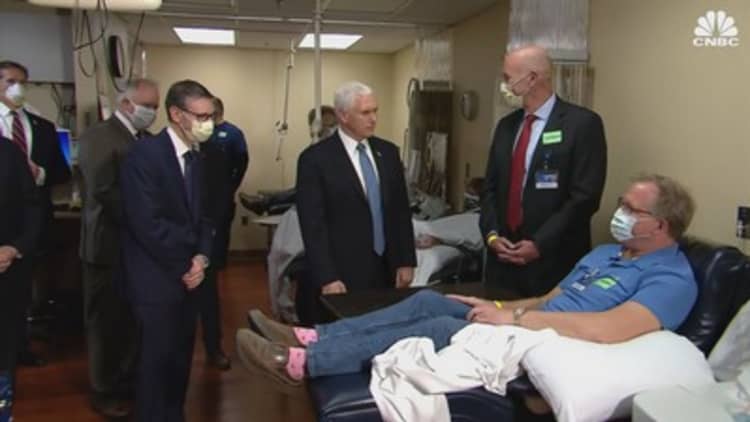 VP Mike Pence visits Mayo Clinic, but does not wear face mask