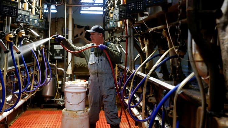 Why American farmers are dumping milk