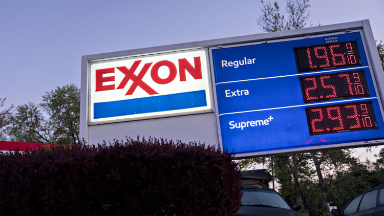 Exxon Mobil reduces capital spending by 30 percent