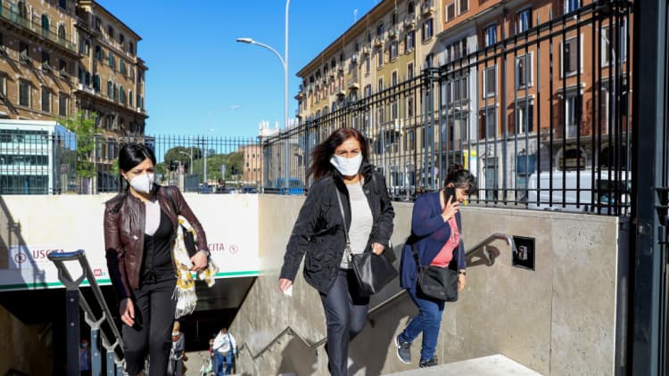 As Italy eases out of lockdown, some take private coronavirus blood tests