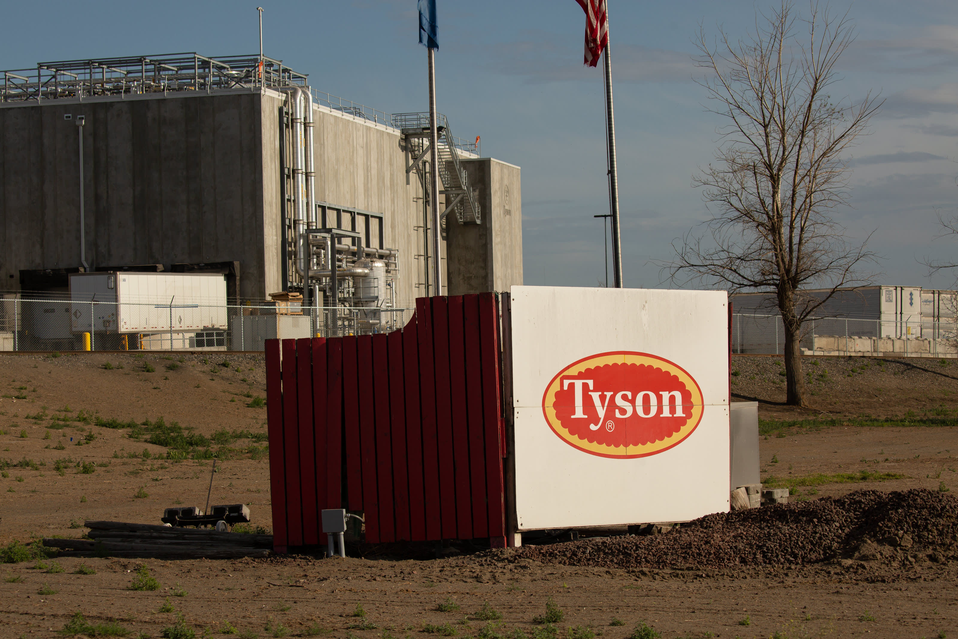 Tyson Foods will require its U.S. workforce to get vaccinated