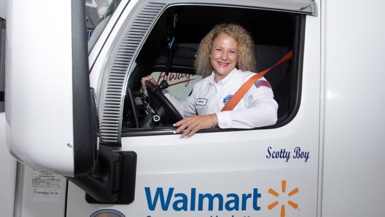 This single mother makes six figures driving a truck during the coronavirus
