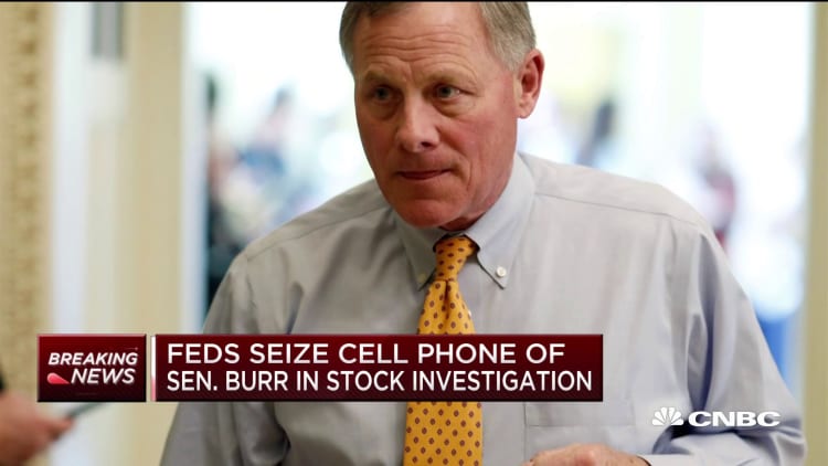 Federal agents seize cell phone of Sen. Burr in stock investigation