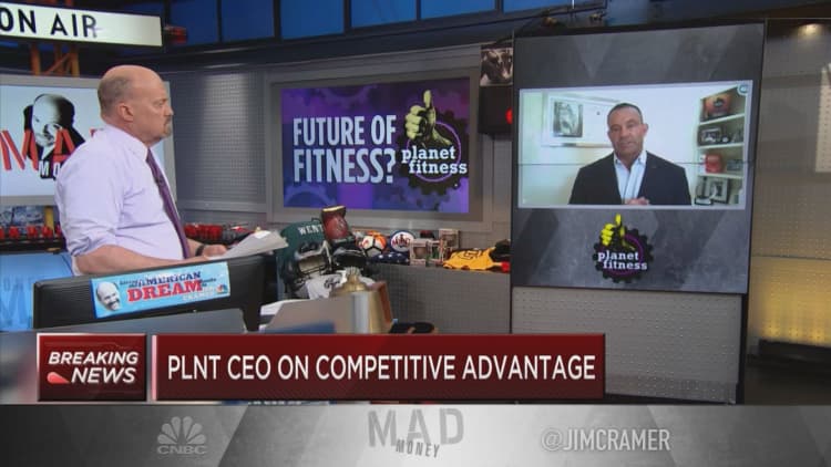 Planet Fitness CEO says gym chain membership is holding up, despite pandemic