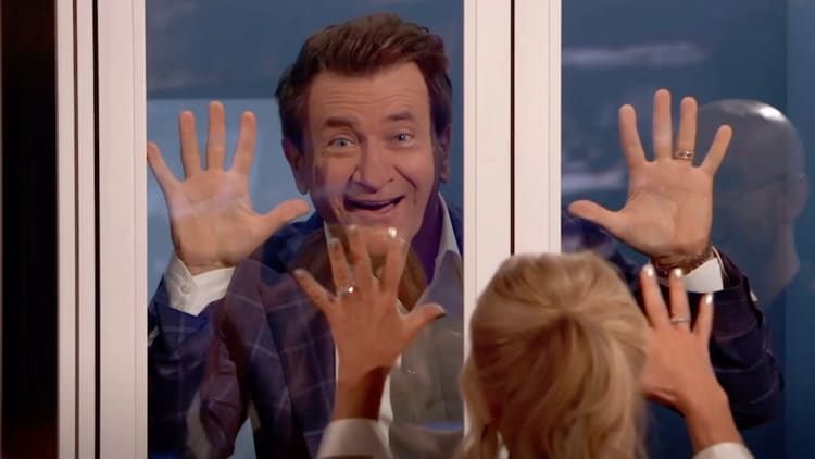Robert Herjavec tests out the Cubicall
