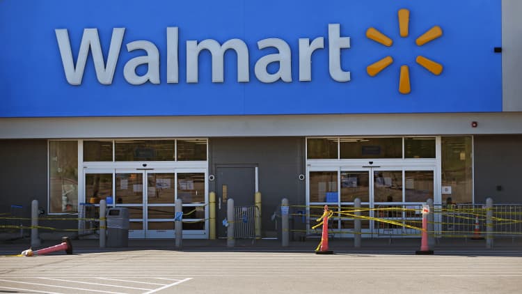 Retail analyst explains what Walmart's earnings results reveal about consumers